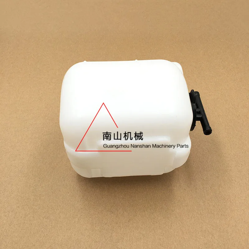 Аксессуары для экскаваторов подбак антифриз запасной маленький чайник