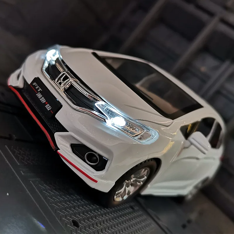 Новая модель литая игрушечная машинка 1:32 из сплава HONDA FIT миниатюрная шкала