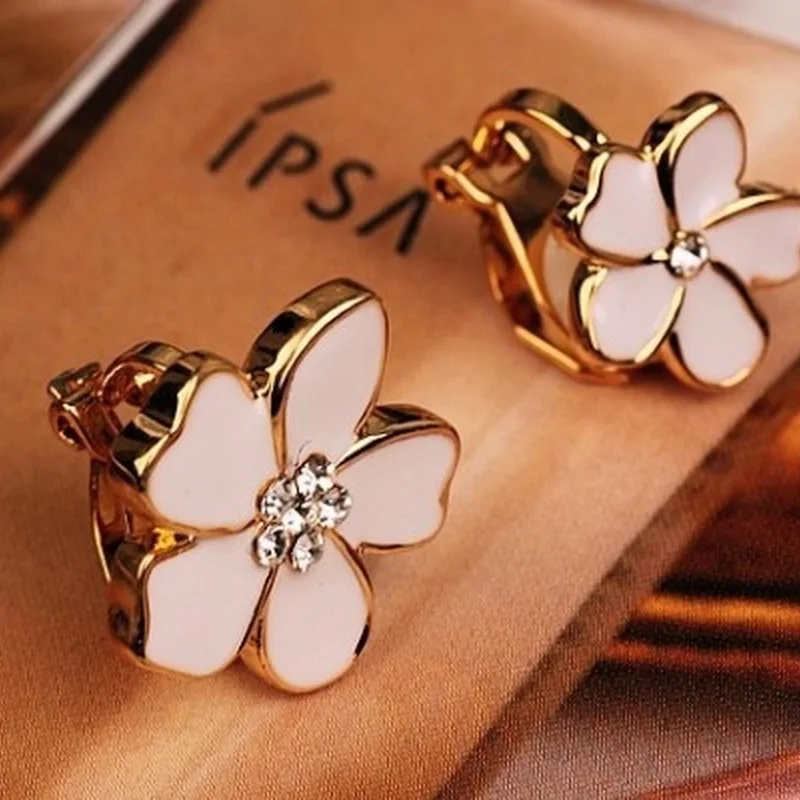 

Korea Style Flower Shape Enamel Clip on Earrings Without Piercing for Girls Party Cute Lovely No Hole Ear Clip Jewelry