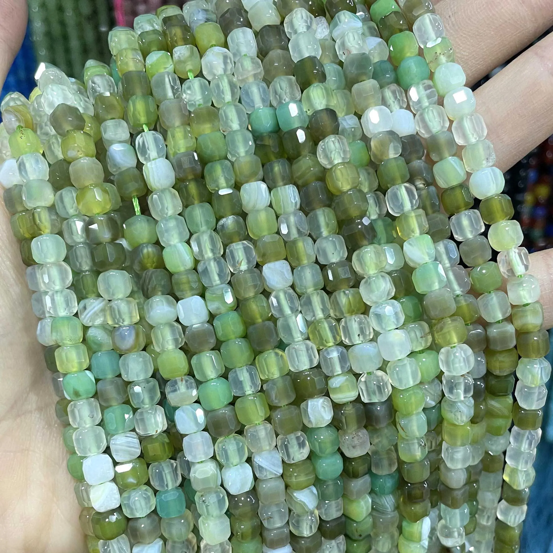 Граненые квадратные бусины из агата 5-6 мм