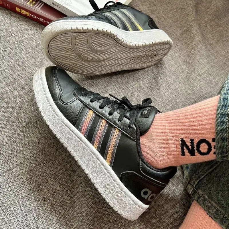 Кроссовки женские износостойкие из дышащего материала с низким верхом