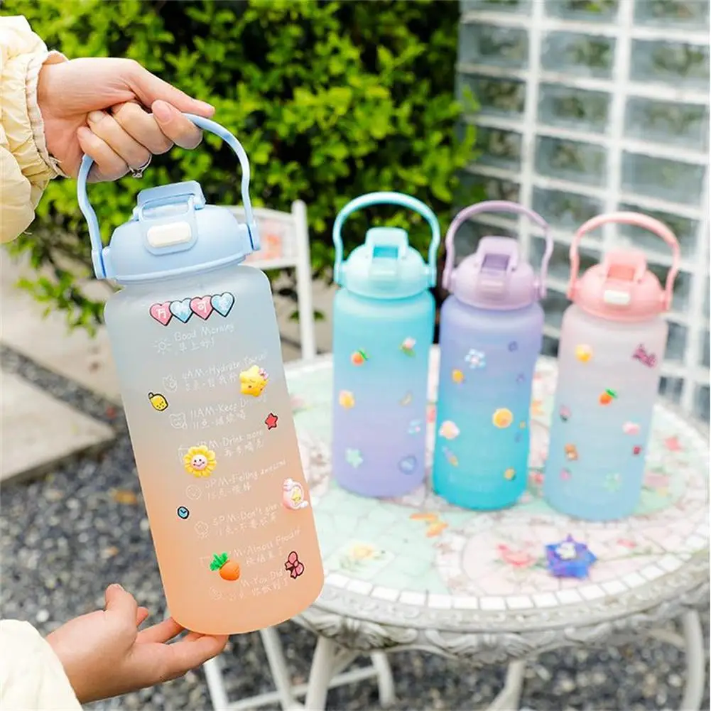 Прозрачная пластиковая бутылка для воды с градиентной ручкой 2000 мл |