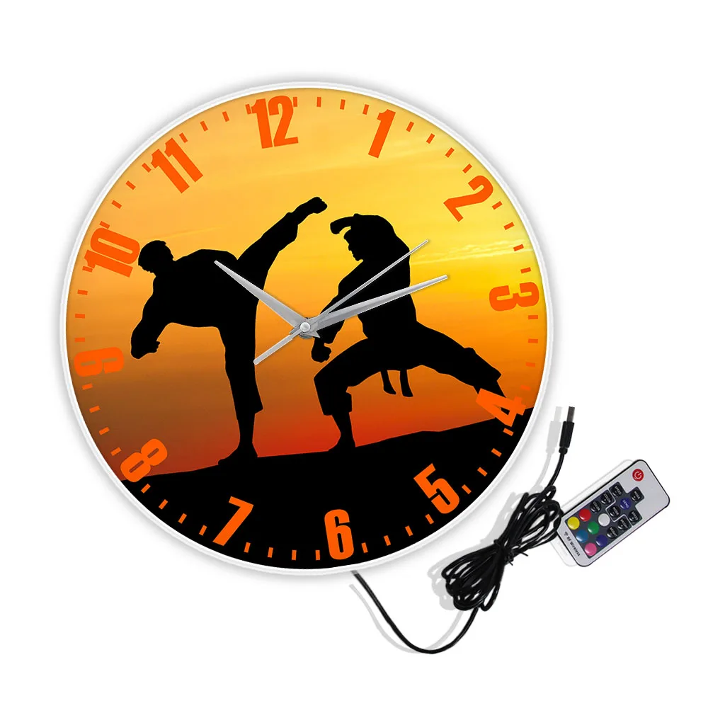 Японские боевые искусства каратэ настенные часы игроки борьба с небом