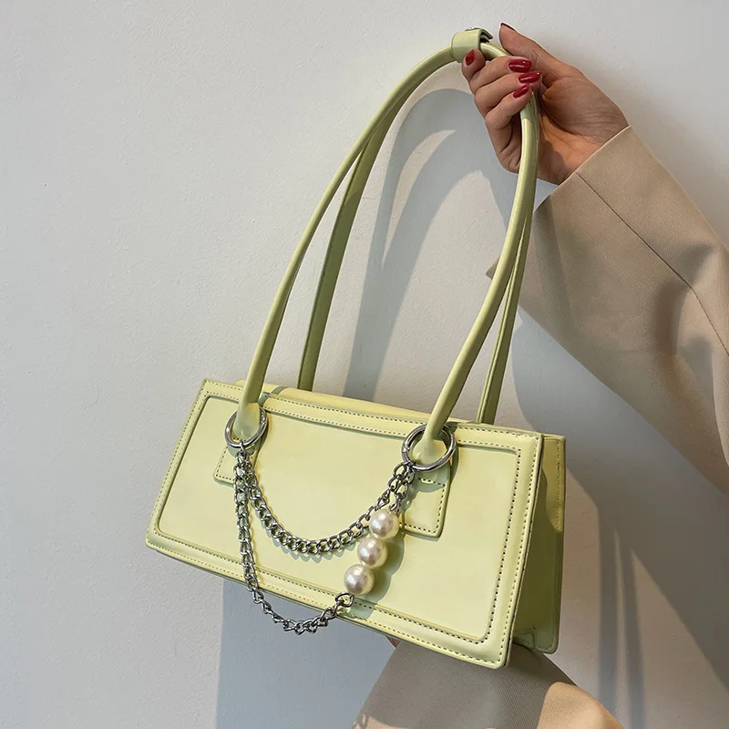 

2022 летние модные Сумки из искусственной кожи с клапаном, сумочки для женщин, дизайнерская женская сумка на плечо с жемчужной цепочкой, женск...