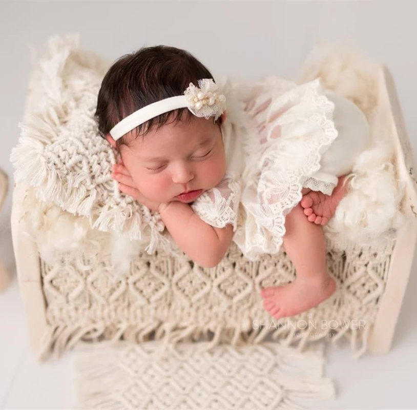 Newborn Photography Props 2022 New Tassel Weaving Bed Book White Retro Old 100-day Shooting Props Studio Photography Accessories