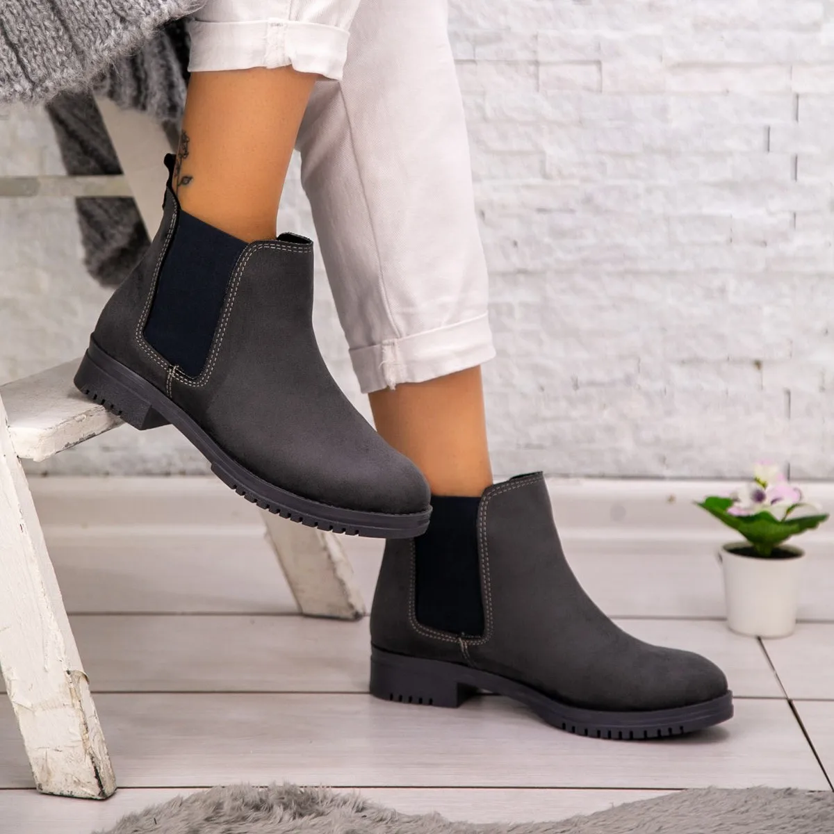 

Alf Gray Suede Boots