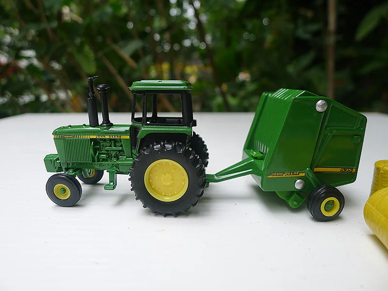 

1:64 John 4240 w пресс-подборщик тракторный прицеп модель игрушки из сплава для мальчиков подарок