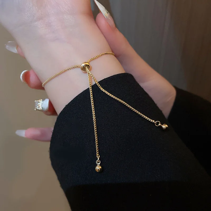 Циркониевый браслет на удачу с четырехлистным клевером