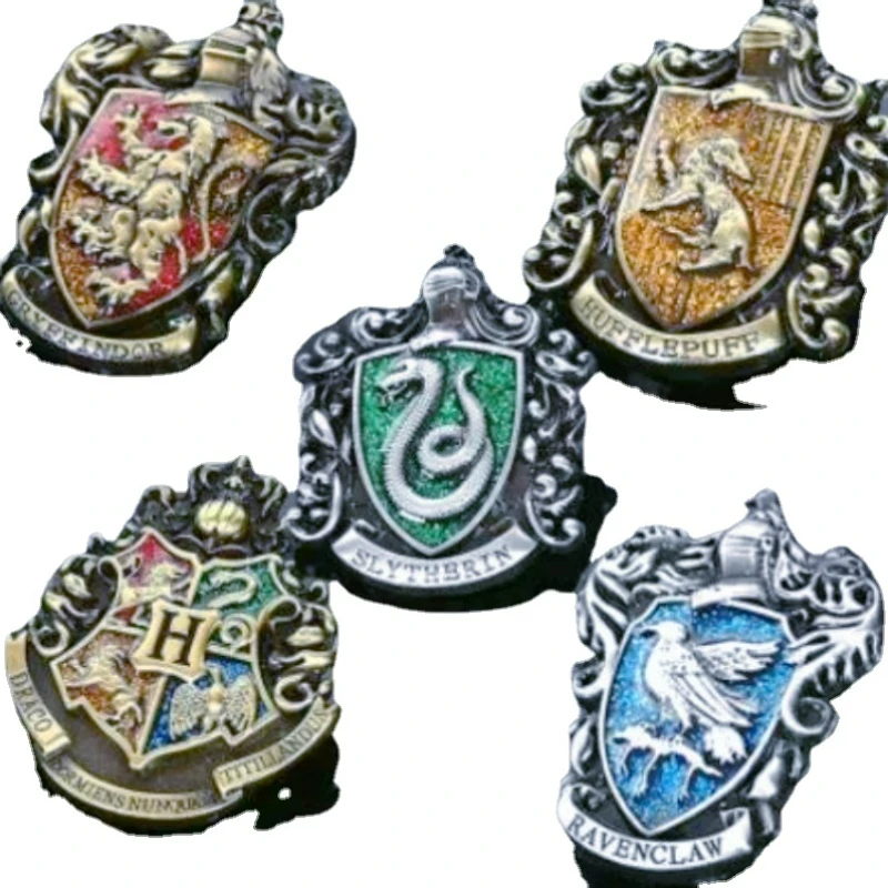 

1pcs Harries School Badge Toy Fashion Brooch Gift Wizarding Academy Potters Role-playing Props Universal for Children and Adults