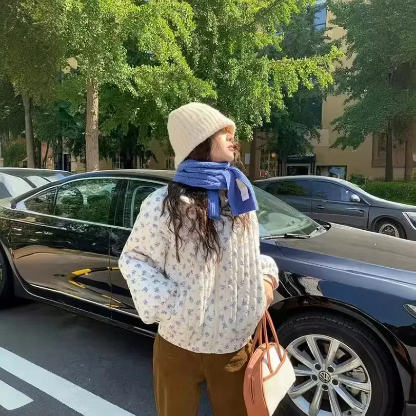 Женское свободное утепленное хлопковое пальто с вышитыми цветами в стиле через