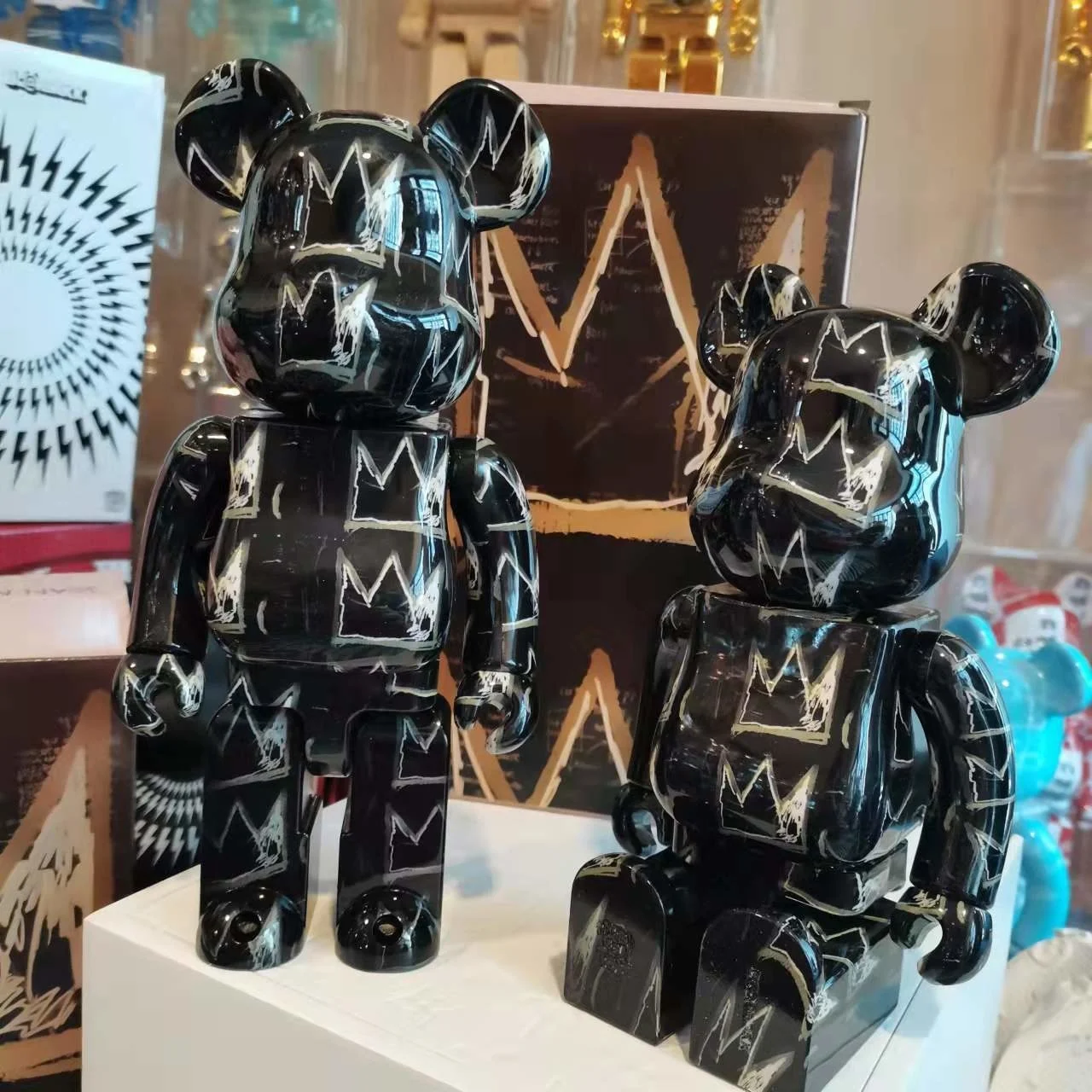 

NEW 2pcs Bearbricks 400% Figures Model Basquiats Bear Brickes And Daft Punk Joint Bright Face Violence Bear Collection