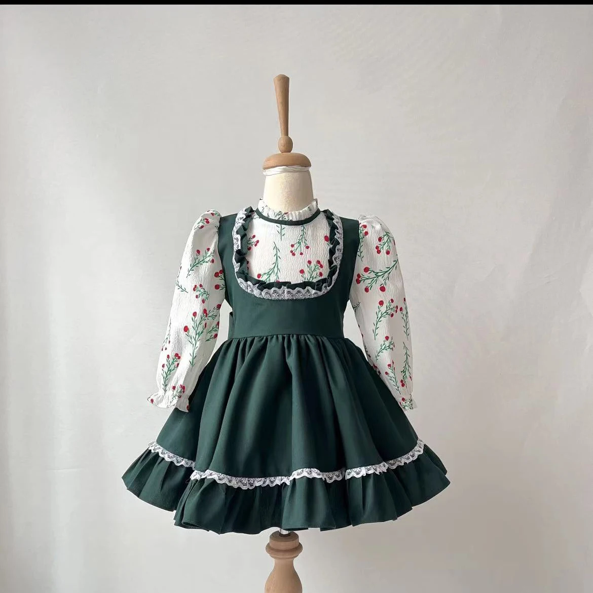 Осеннее зеленое винтажное бальное платье испанской принцессы для маленьких
