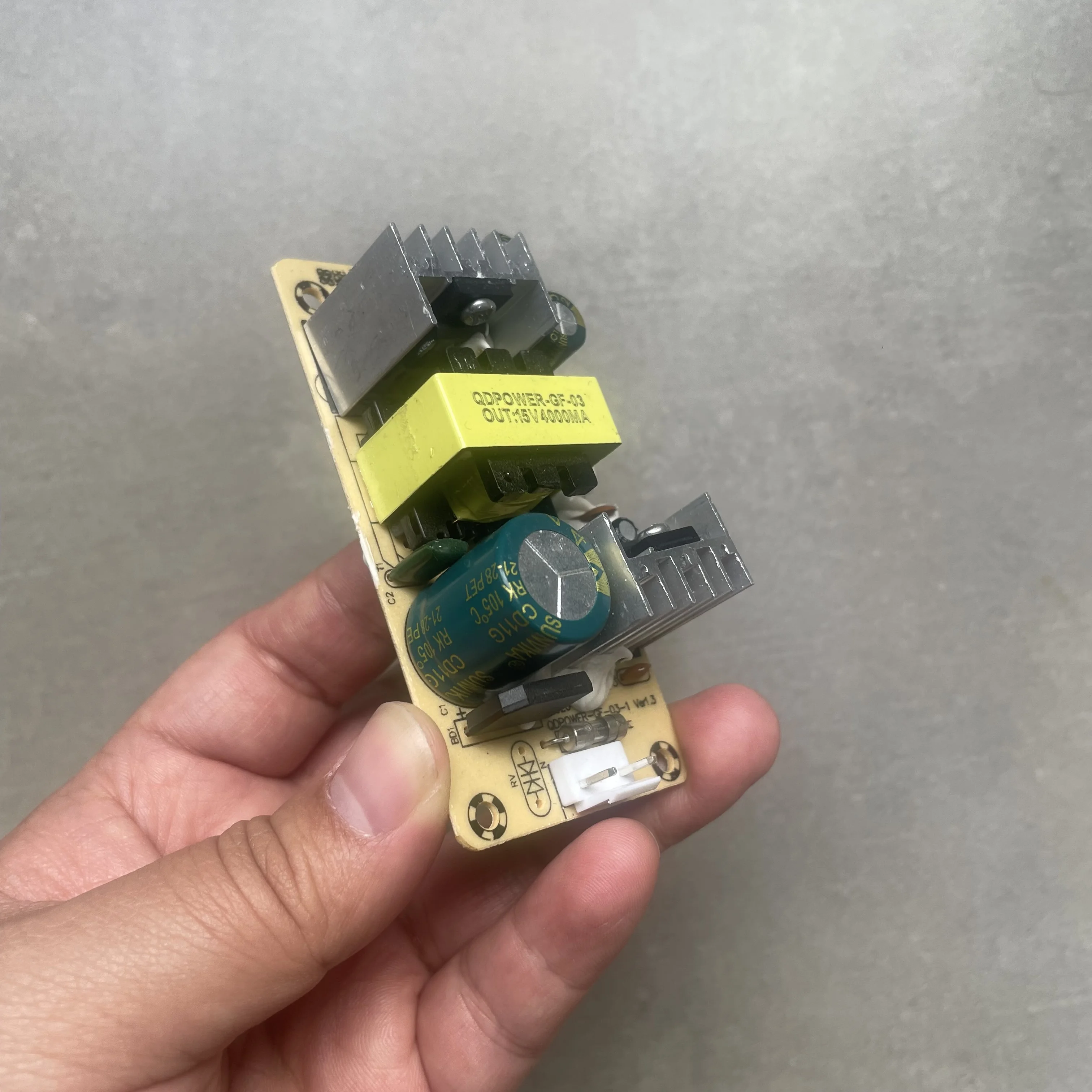 

Импульсный источник питания 12В 15В 18В 24В 36В