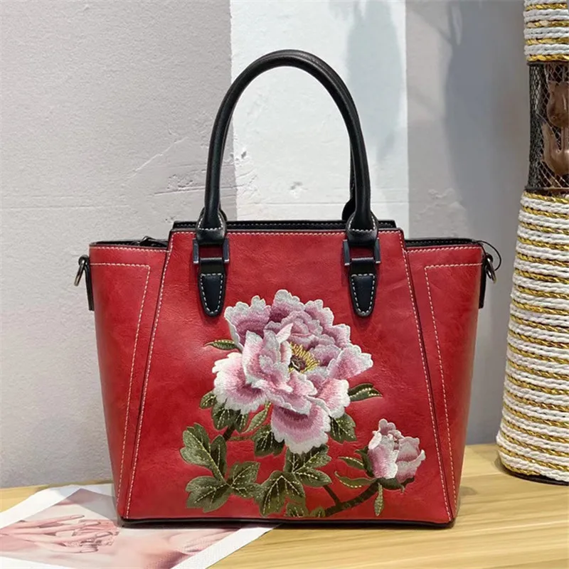 

Embroidery Women Leather Handbags Floral Girls Tote Bags Chinese Style Fashion Ladies Shoulder or Messenger Bag