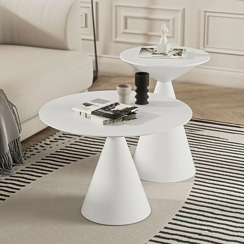 

Black Luxury Metal Coffee Table Living Room Furniture Poker Side Table Simple Round Table Bedside Tabl Art Small Tea Table Mesa
