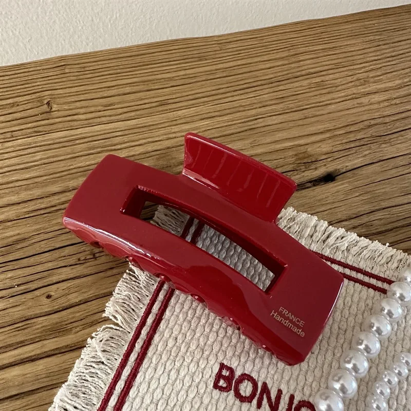 Рисунок 6 - Женская заколка для волос YHJ