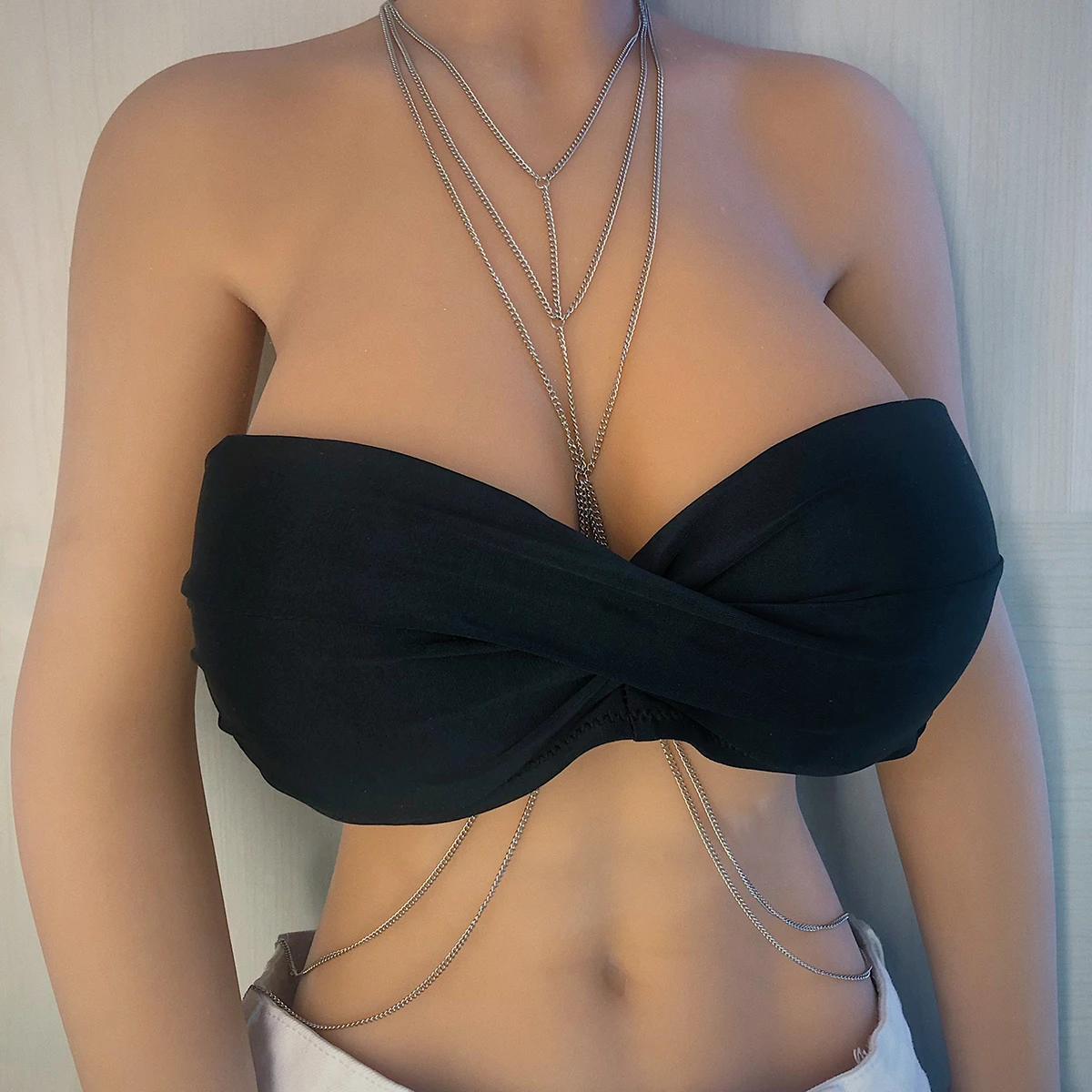 Женская многослойная цепочка-бикини с геометрическим узором |