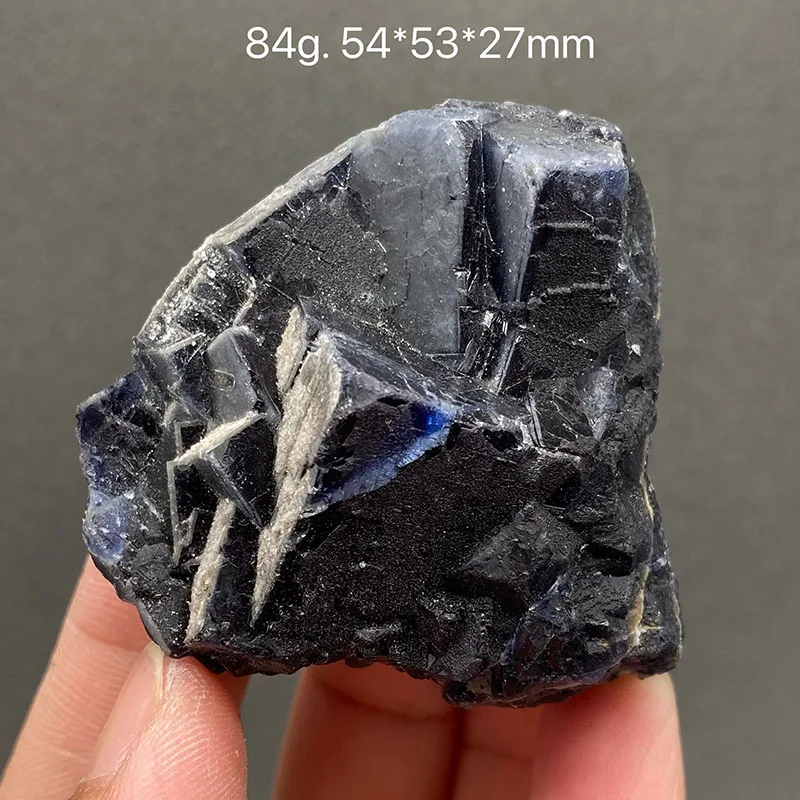 

Черный флюорит из Пакистана (красная люминесценция), подвеска