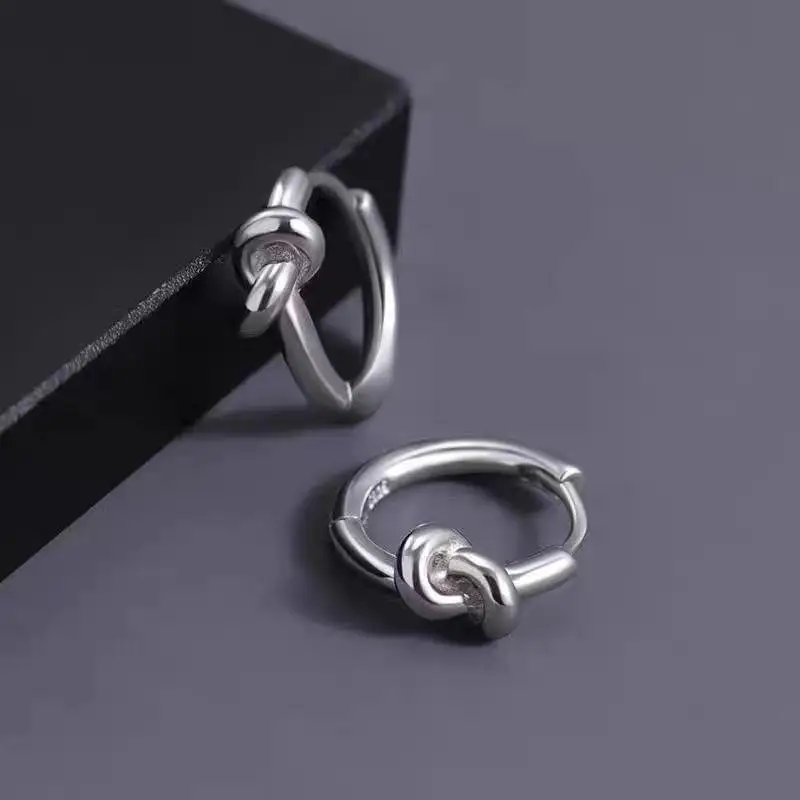 

Hypoallergenic Wrap Earrings Personality New Design Simple Knotted Earrings Trendy Hip-Hop Circle Earrings for Men and Women