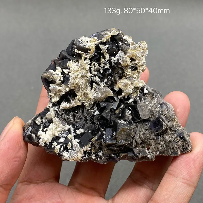 100% натуральный пакистанский флюорит черной розы (флуоресцентный эффект Красного