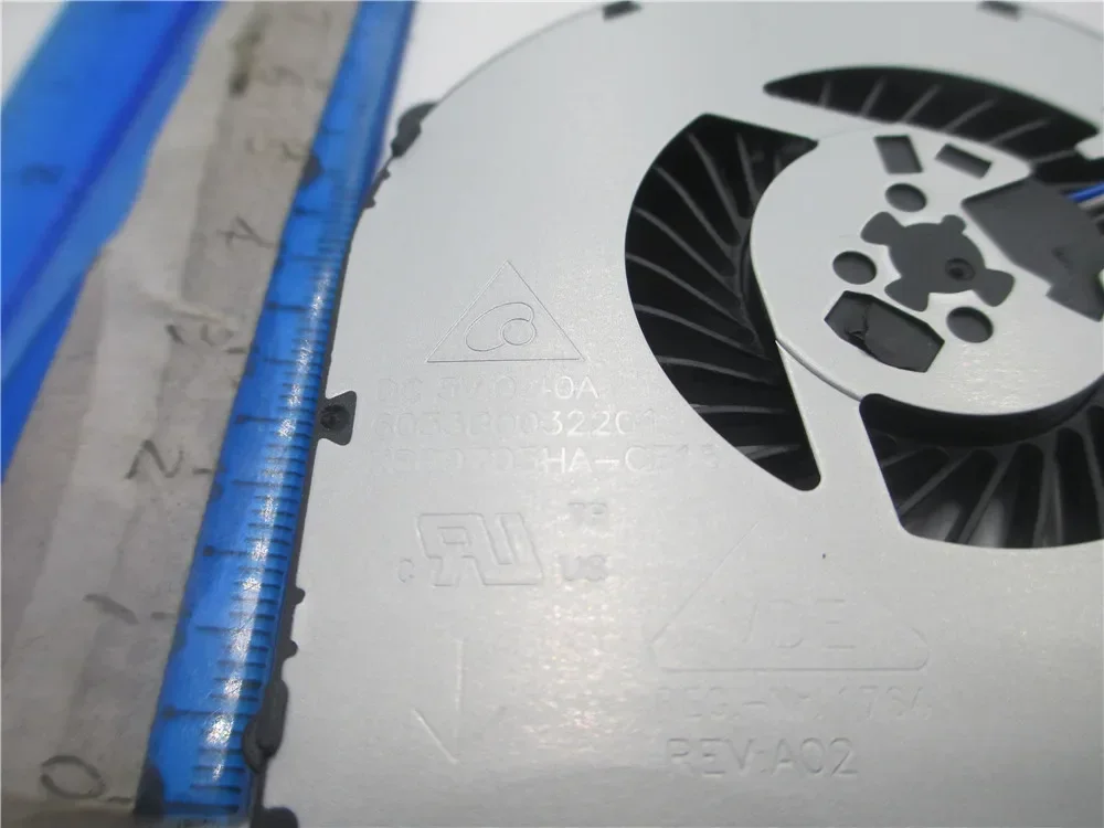 Вентилятор для Toshiba L950 L950D L955D S950D S955D KSB0705HA-CF18 V 000300010 Fujitsu A514 A544 A556 AH544 AH564 AH53/M 6033B 0032201