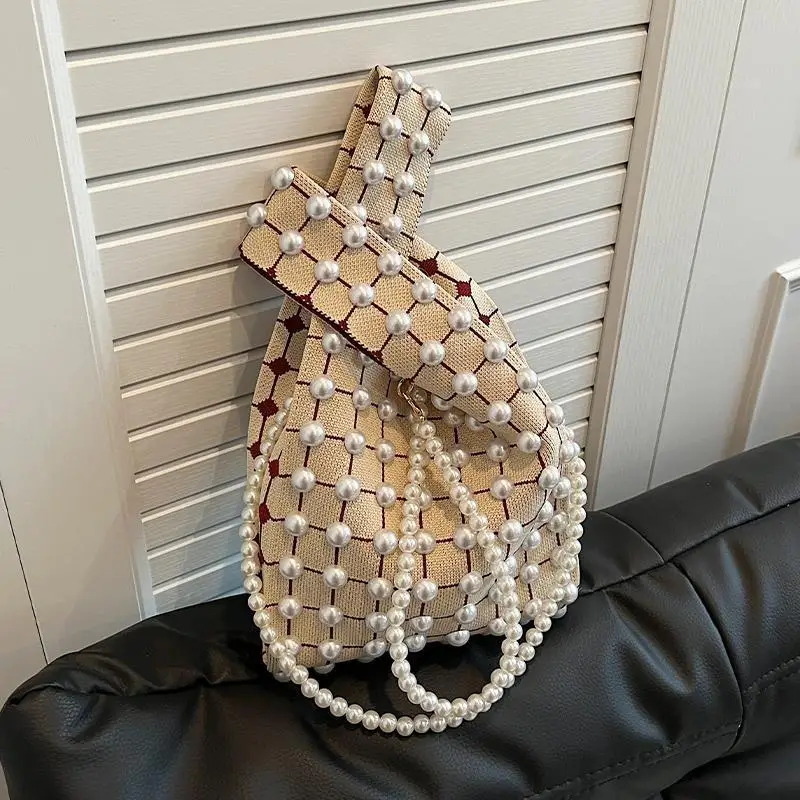 Женская трикотажная летняя сумка через плечо маленькая нишевая с жемчужной