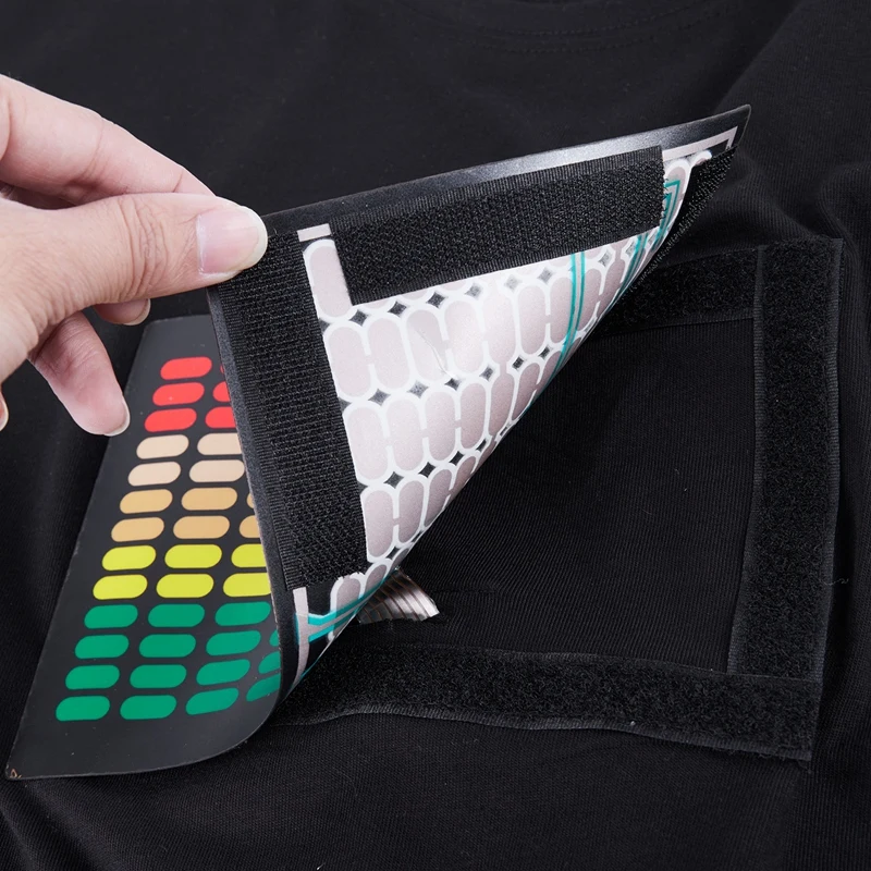 Мужская футболка со светодиодной подсветкой работающей от звука