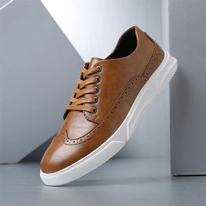 

Sapling Retro Brogue Shoes Men Fashion Leisure Driving Flats Leisure Loafers Men's Casual Shoe Chaussure Homme Moccasins