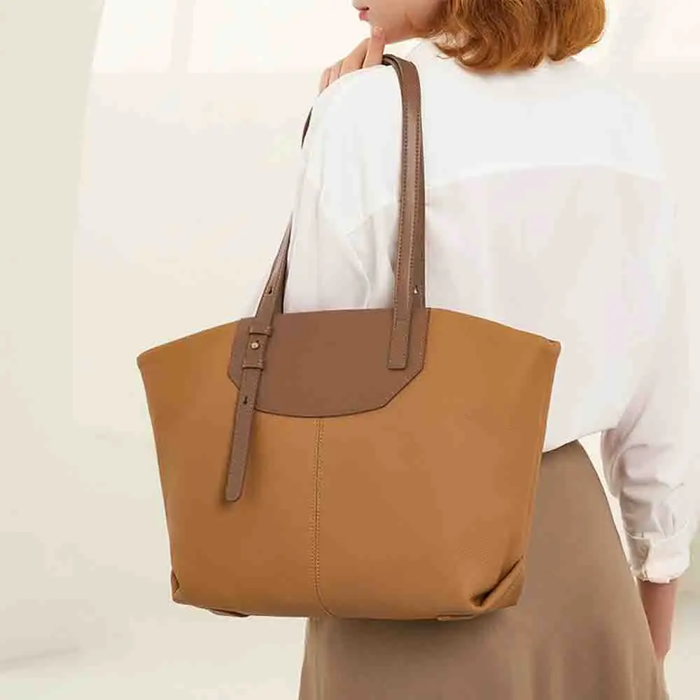 

Женская сумка-тоут из натуральной кожи