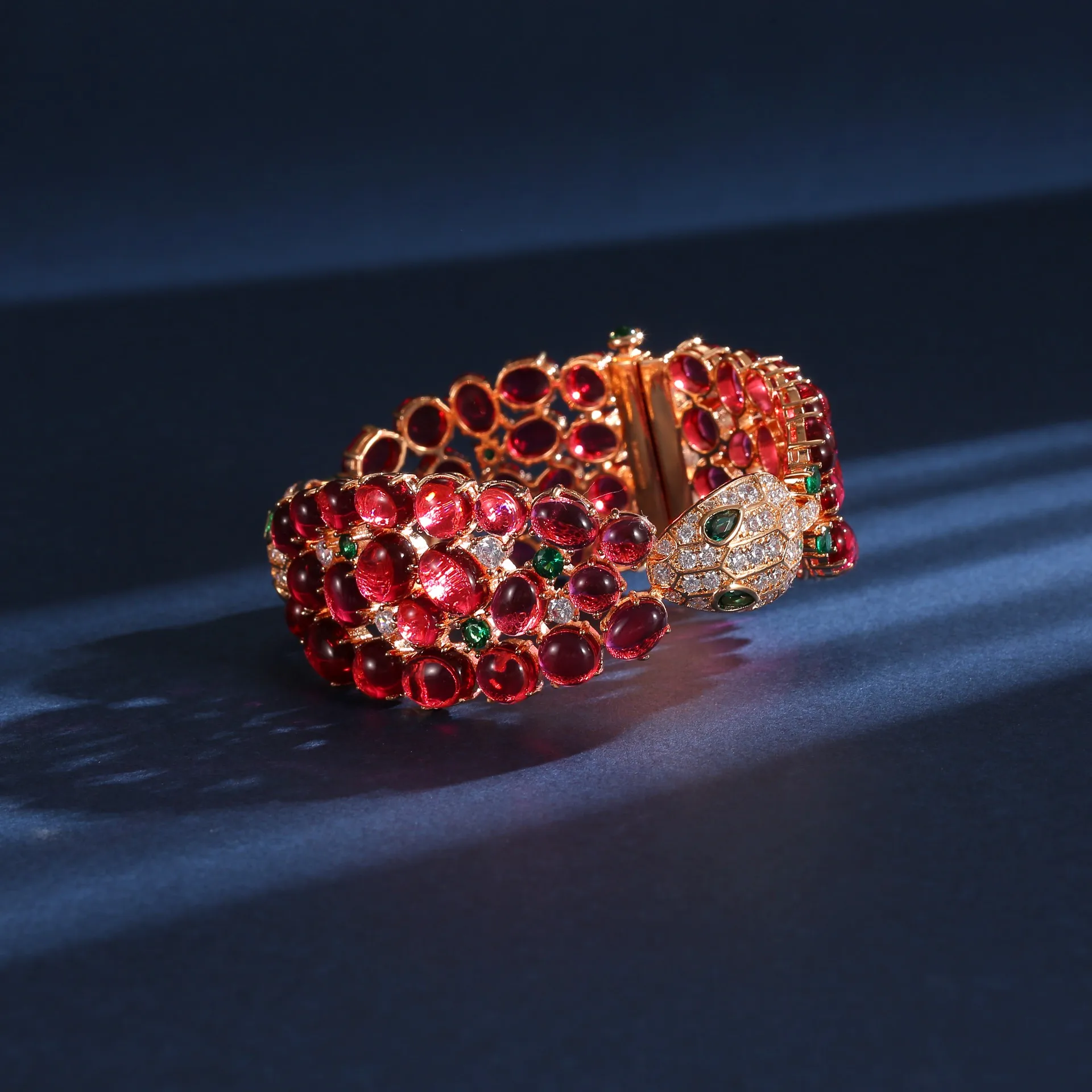 

New Products Show Series Fashionable Snake Bracelet