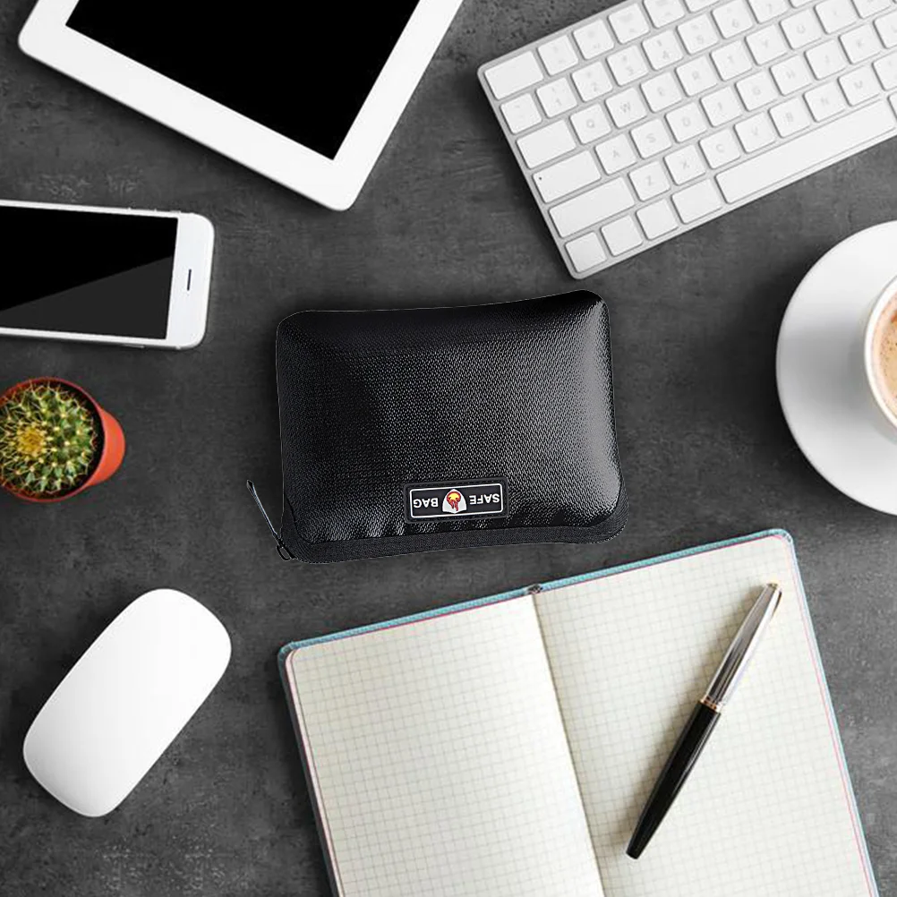 Рисунок 2 - Противопожарная сумка-кошелек с молнией