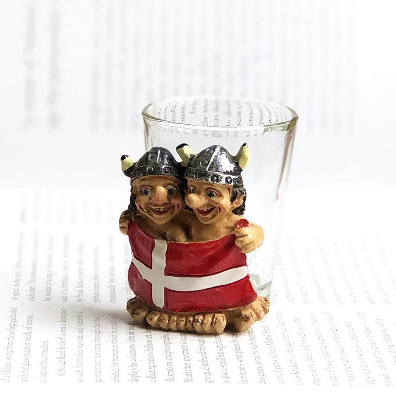 Статуэтка-Тролль из смолы в скандинавском стиле Дании Норвегии Исландии Швеции