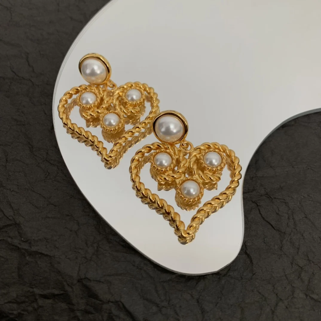 

Gold Vintage Fashion Statement Heart Pearl Earrings