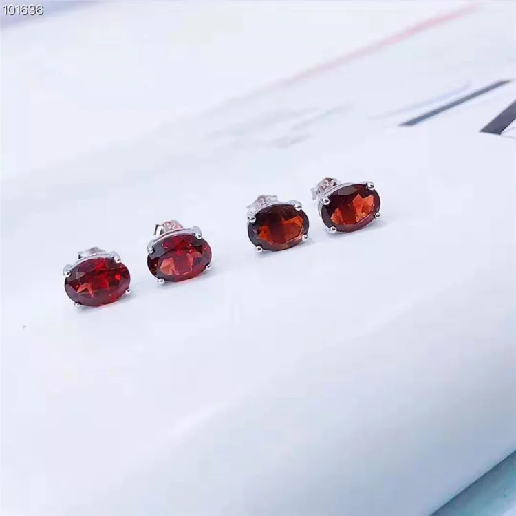 

Серьги из серебра 925 пробы с гранатом