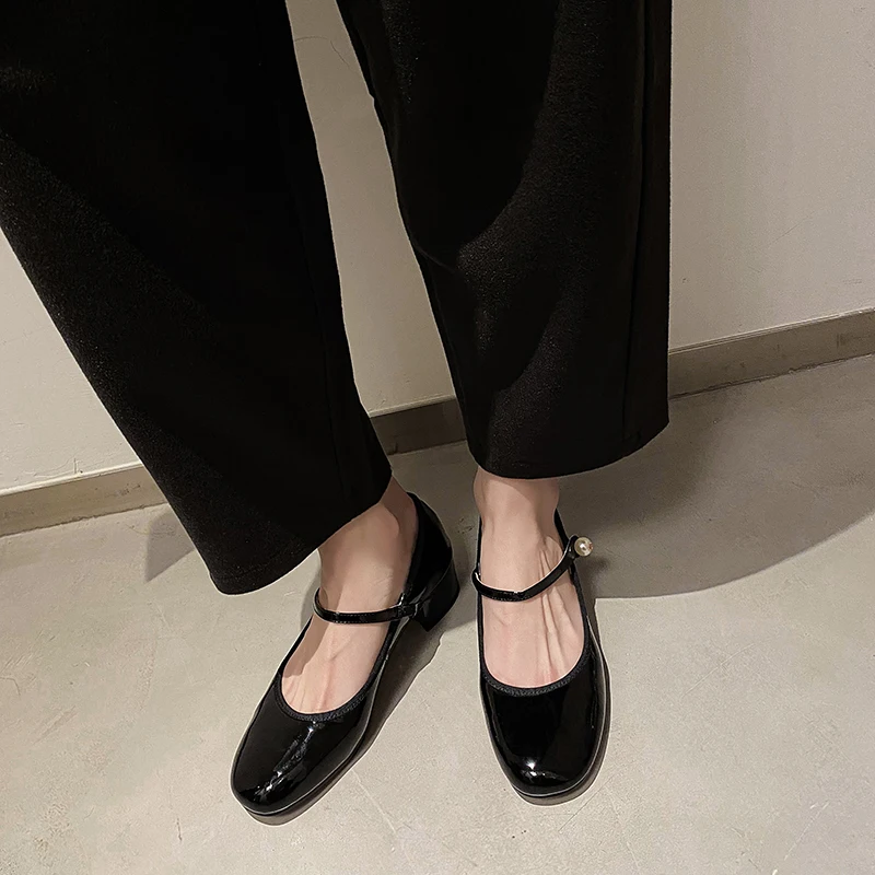 

Basic Shoes On HeelWomen Pumps Spring Autum Square Heel One Strap Woman Elegant Pumps Cow Patent Leather Mary Janes Fench Srtyle