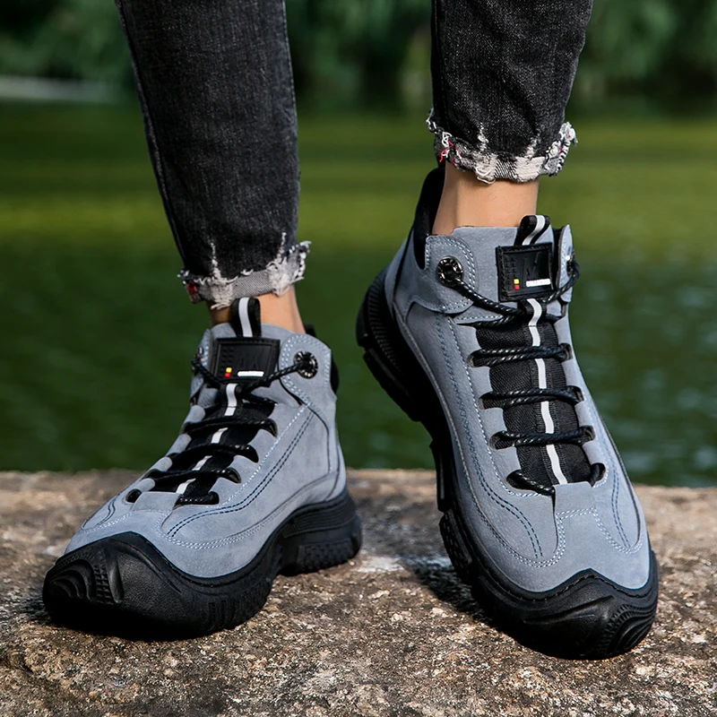 R. XJIAN Men's Winter High Top Hiking Shoes Outdoor Leisure Sports  Anti Slip Wear Resistant Travel Thick Bottomed Sneakers