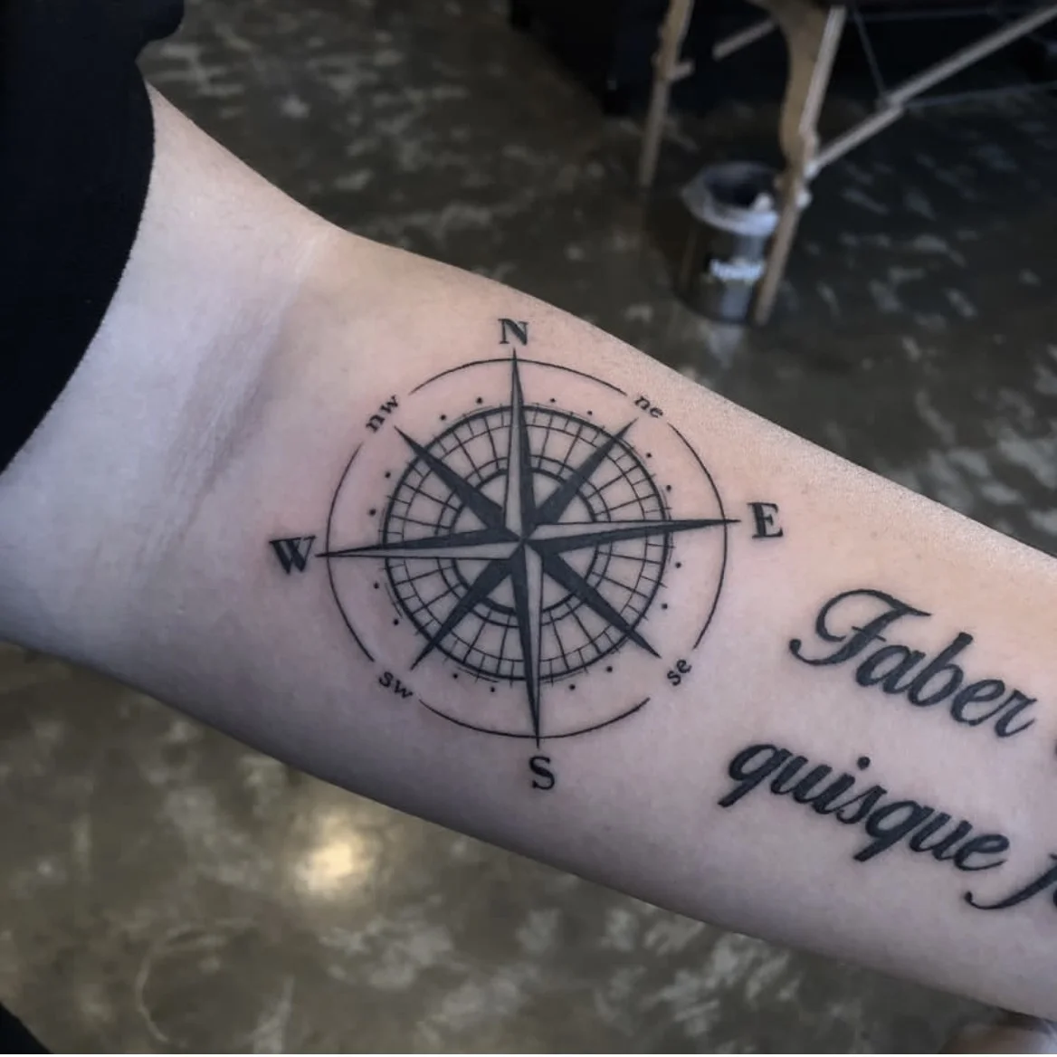 

Наклейка на удачу с компасом на английском языке, новая искусственная татуировка, праздничные Временные татуировки hotwoman, милые татуировки, художественные наклейки