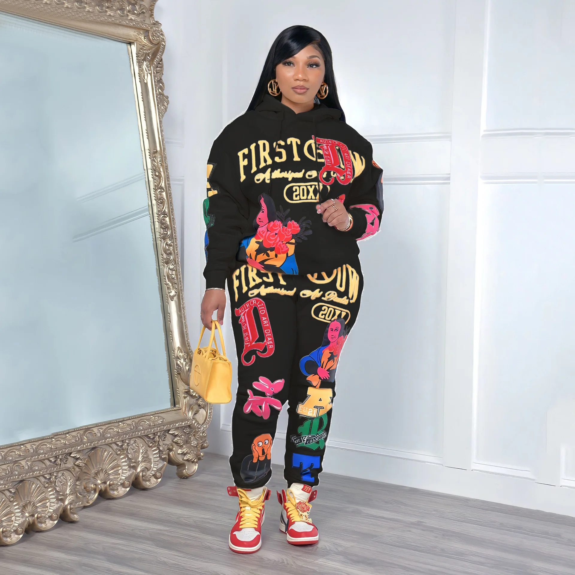 Рисунок 3 - Женский спортивный костюм из двух предметов