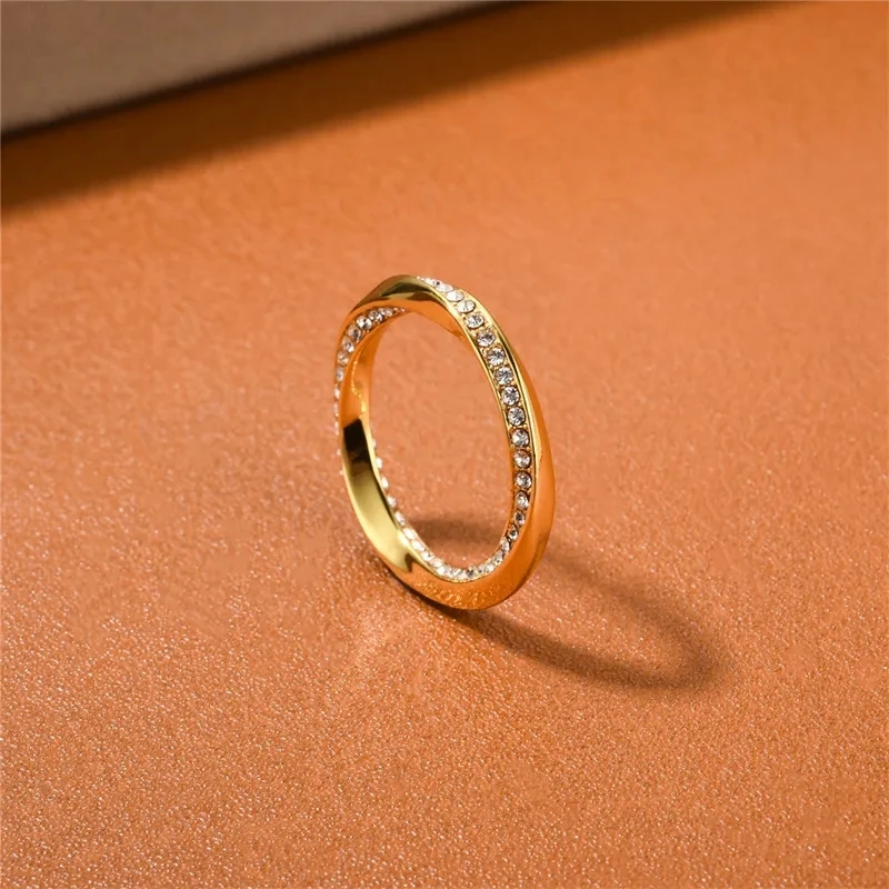 

Hot Designer Brass Plated Gold 5A Zircon Distort Rings For Women Jewelry Famous Boutique Charm Trend Fashion Accessories