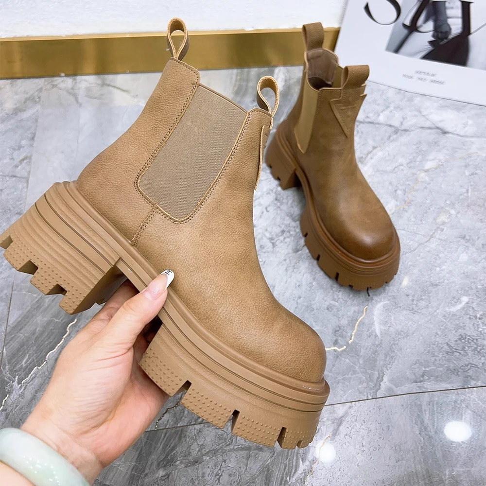 

Genuine leather sponge cake thick soled Chelsea chimney boots for women's autumn 2023 new Martin boots with elevated short boots