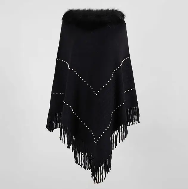 Рисунок 6 - Женская теплая шаль с кисточками