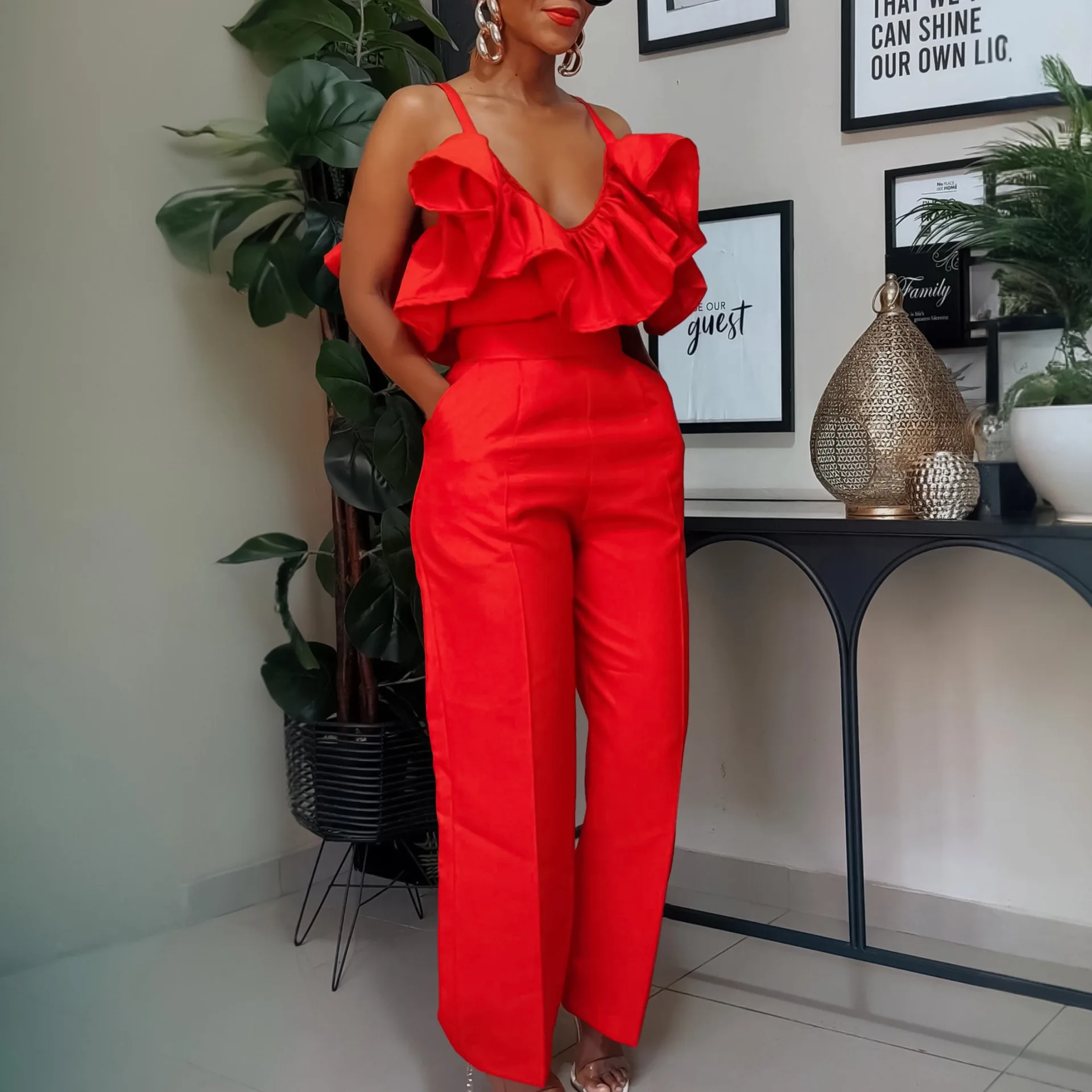 Женский комплект из двух предметов: блузка с глубоким V-образным вырезом и