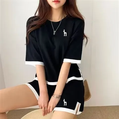 Hazzys Ladies Summer Embroidery Simple Short Sleeve T-shirt Set Short Sleeve + Split Shorts Casual Two Piece Set