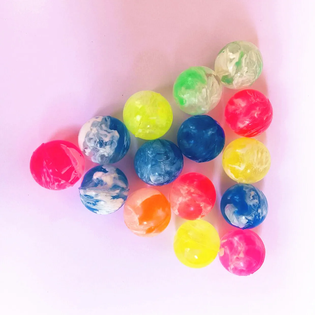 

Rubber 19mm Cloud Bouncy Balls Funny Toy Jumping Balls Mini Neon Swirl Bouncing Balls for Kids Sports Games Toy Balls