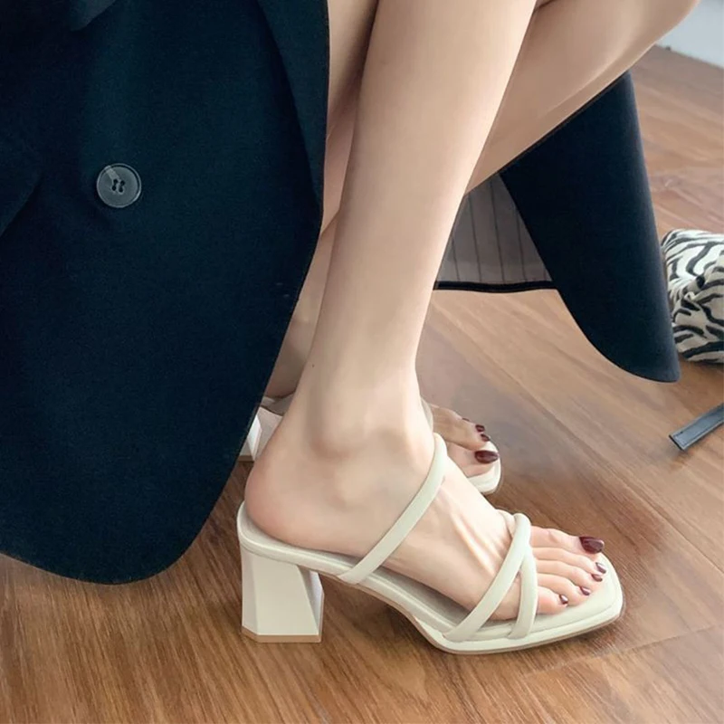 

Shoes Woman 2023 Slippers Summer Heeled Mules Pantofle Square heel Med High New Block Slides Rome Scandals PU Microfiber Rubber