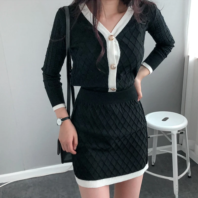 

New Women Luxury Designer Long Sleeve V Neck Buttons Top + Short Skirt Geometric Jacquard Black Knitting 2PC Suit Two Piece Set