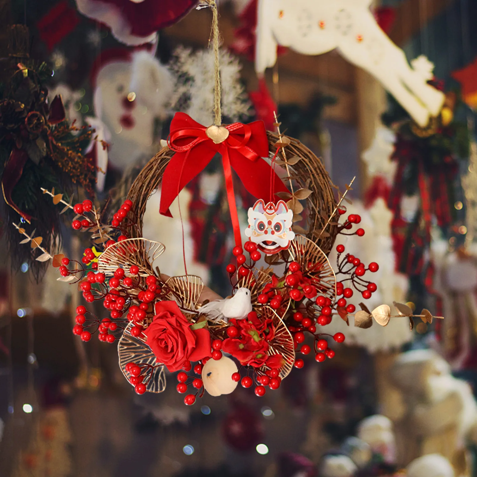 

Новогодний декоративный венок ручной работы с натуральными веточками