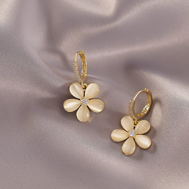 

Korean Fashion Jewelry Elegant Opals Five Petal Flower Dangle Earrings 2022 Party Girls' Luxury Accessories For Women's Gift