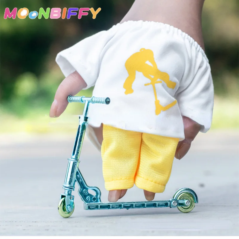 

1PC Finger Tech Skateboards Mini Skate Park Ramp Sets Finger scooter Fingertip Bikes Fingerboard Extreme Sport Deck Novelty Toys