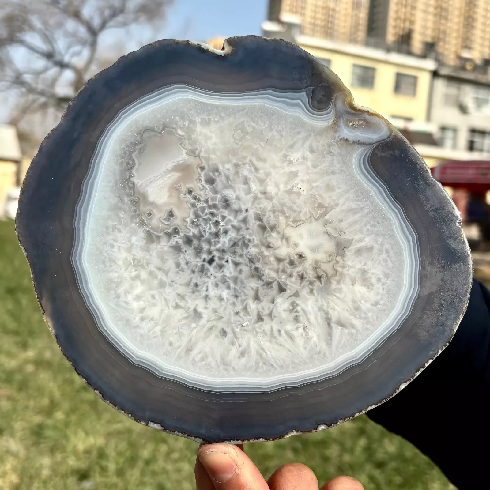 

Натуральный кусочек агата, декоритивная подставка